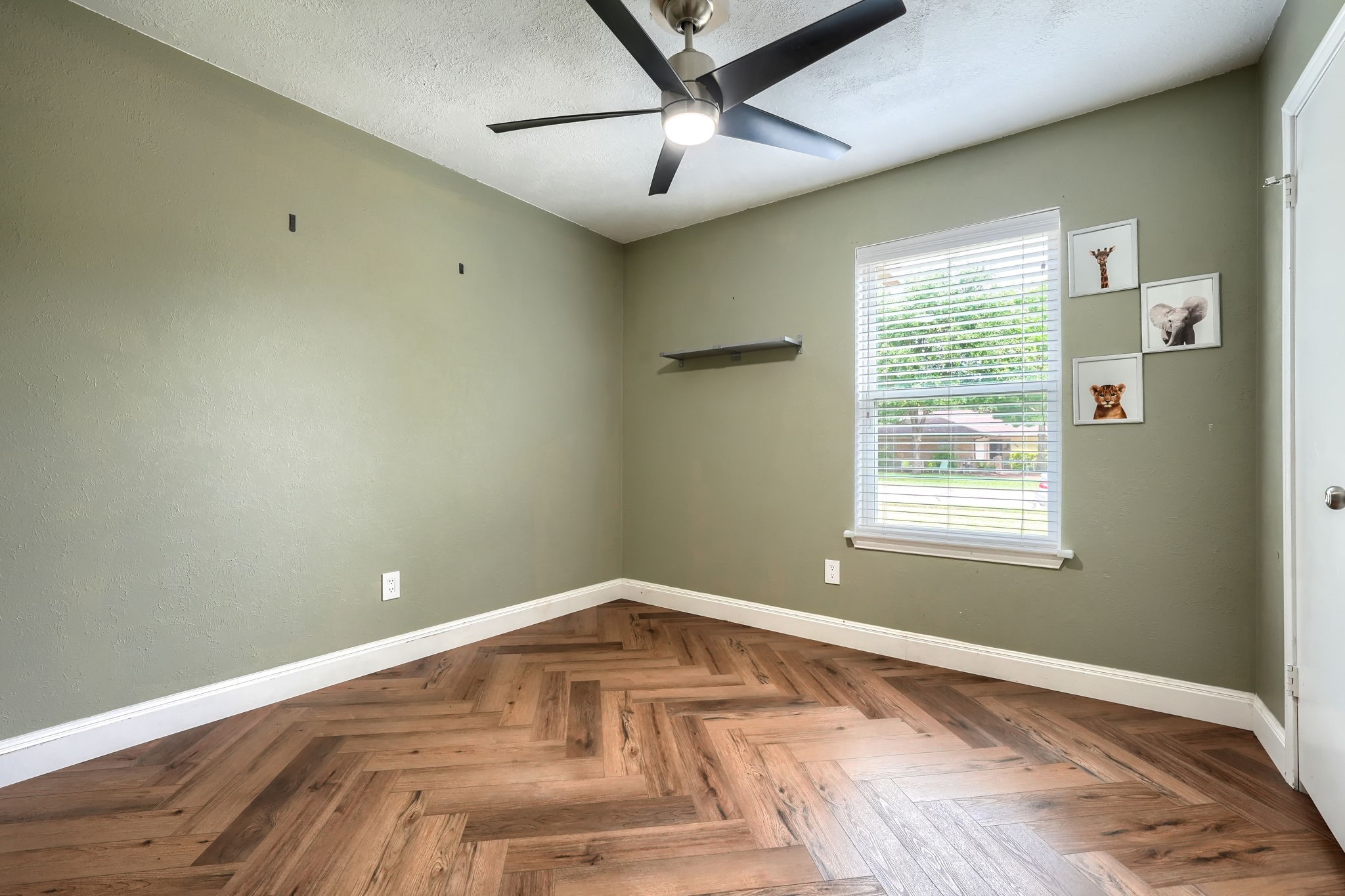 909 Columbus Court Bedford TX 76022