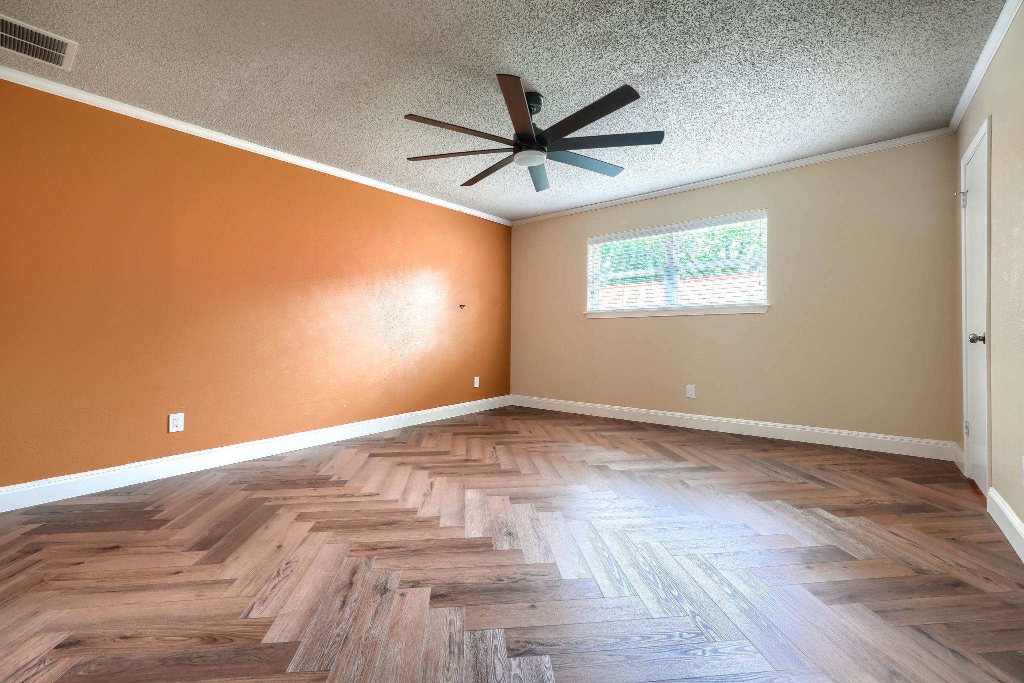 909 Columbus Court Bedford TX 76022