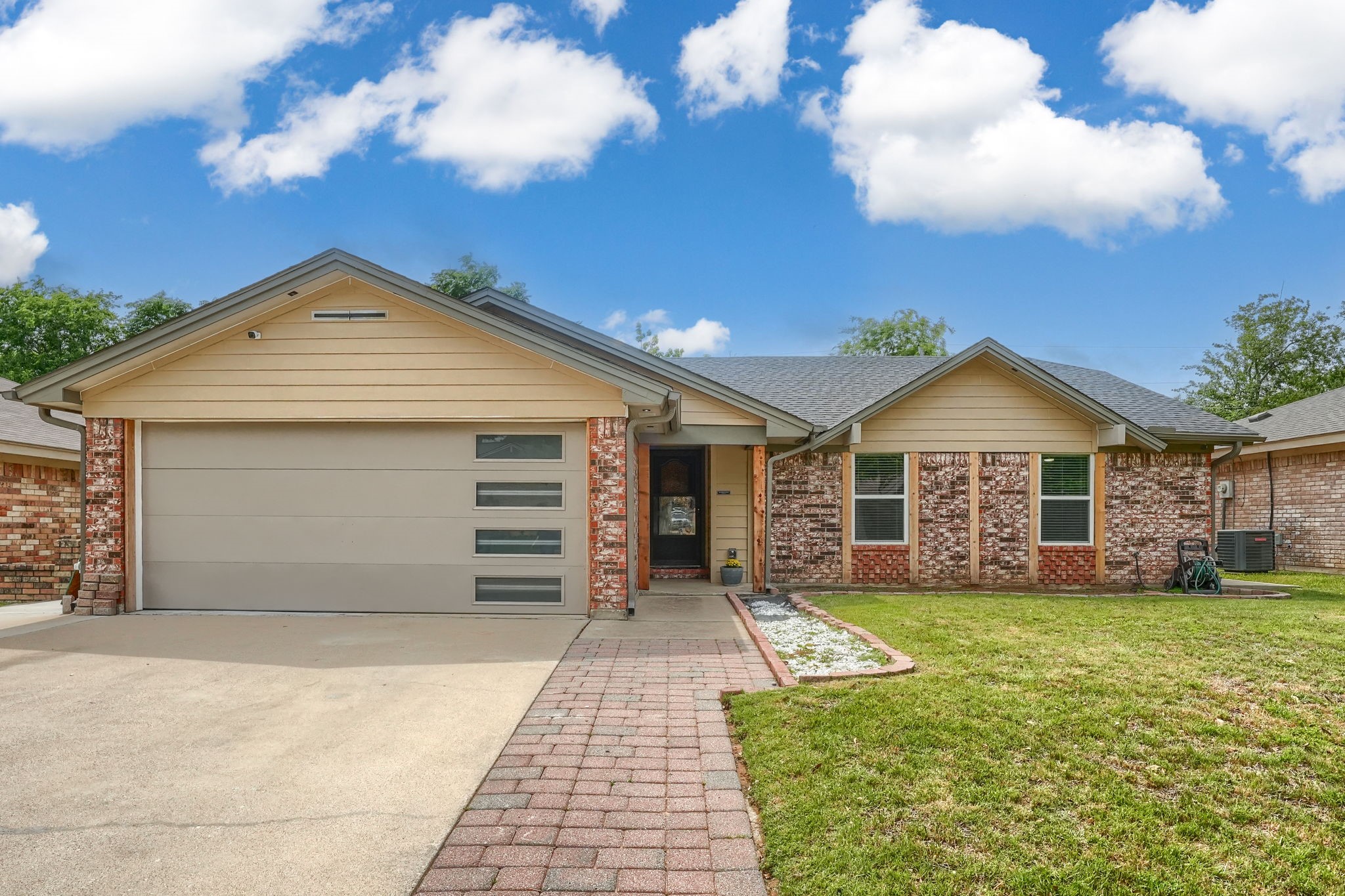 909 Columbus Court Bedford TX 76022