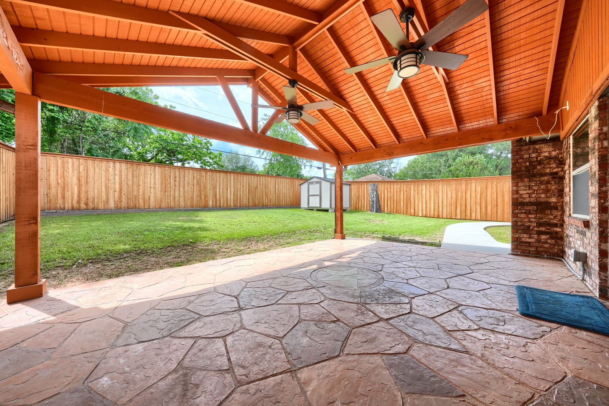 909 Columbus Court Bedford TX 76022