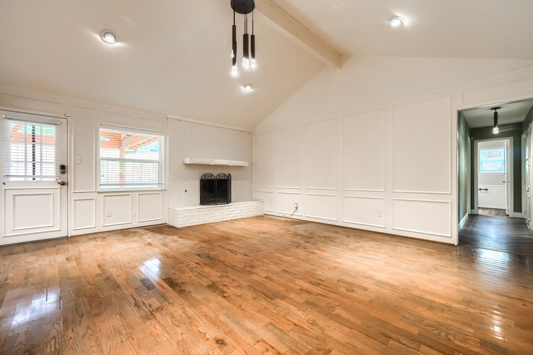 909 Columbus Court Bedford TX 76022