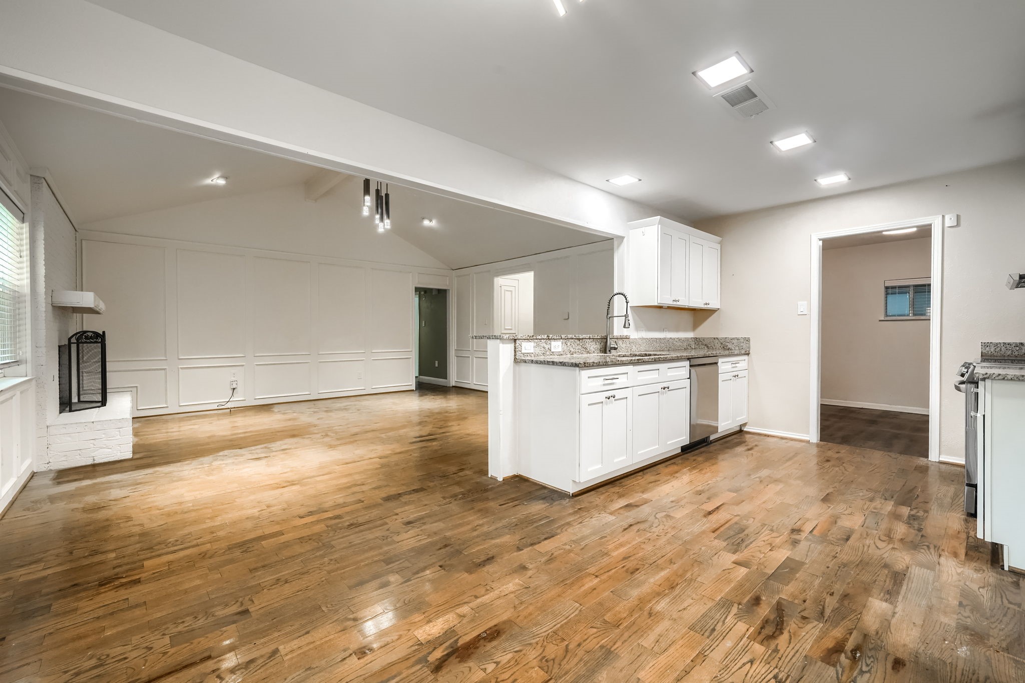909 Columbus Court Bedford TX 76022