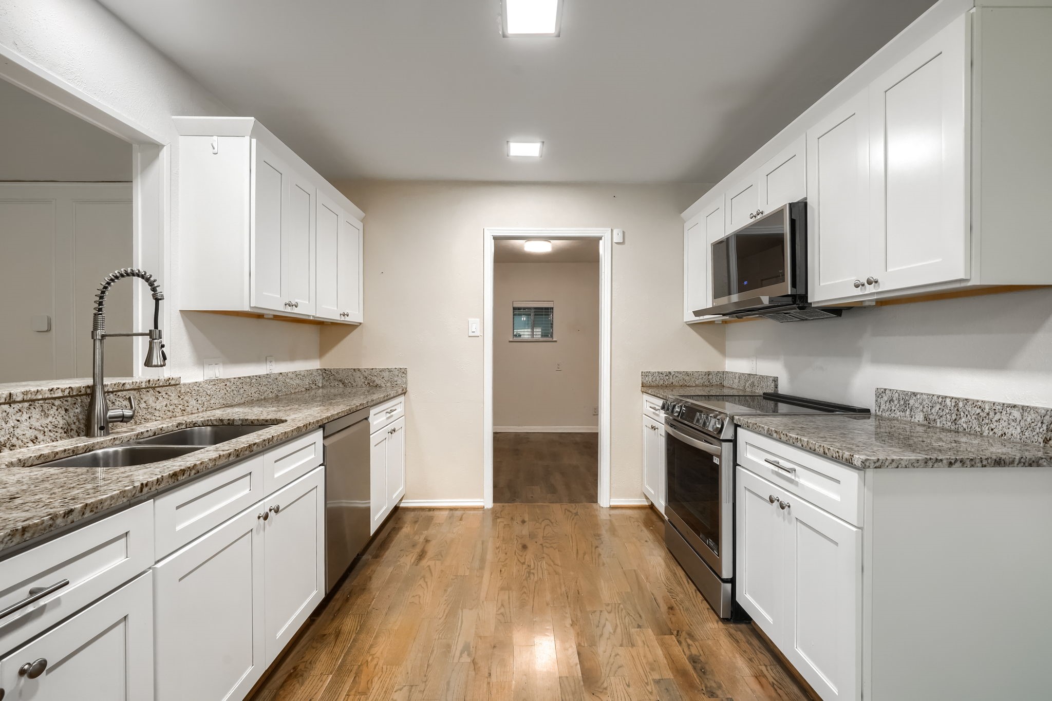 909 Columbus Court Bedford TX 76022