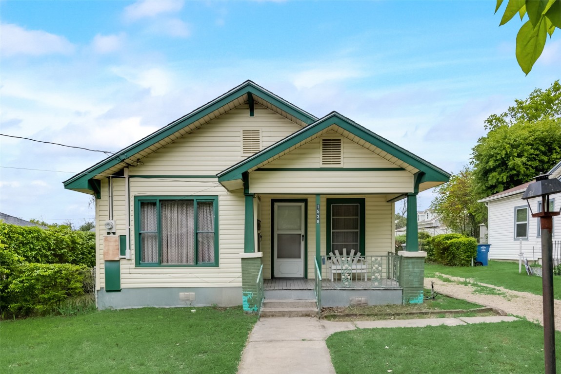 1538 Waweenoc Avenue Dallas TX 75216