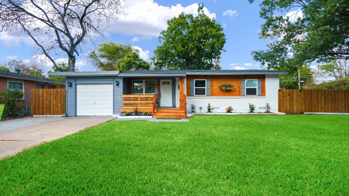 2449 Klondike Drive Dallas TX 75228