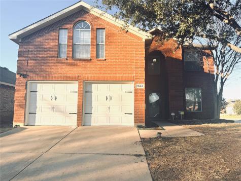1044 Wood Brook Drive Grand Prairie TX 75052
