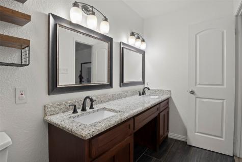 1032 Twin Falls Drive Desoto TX 75115