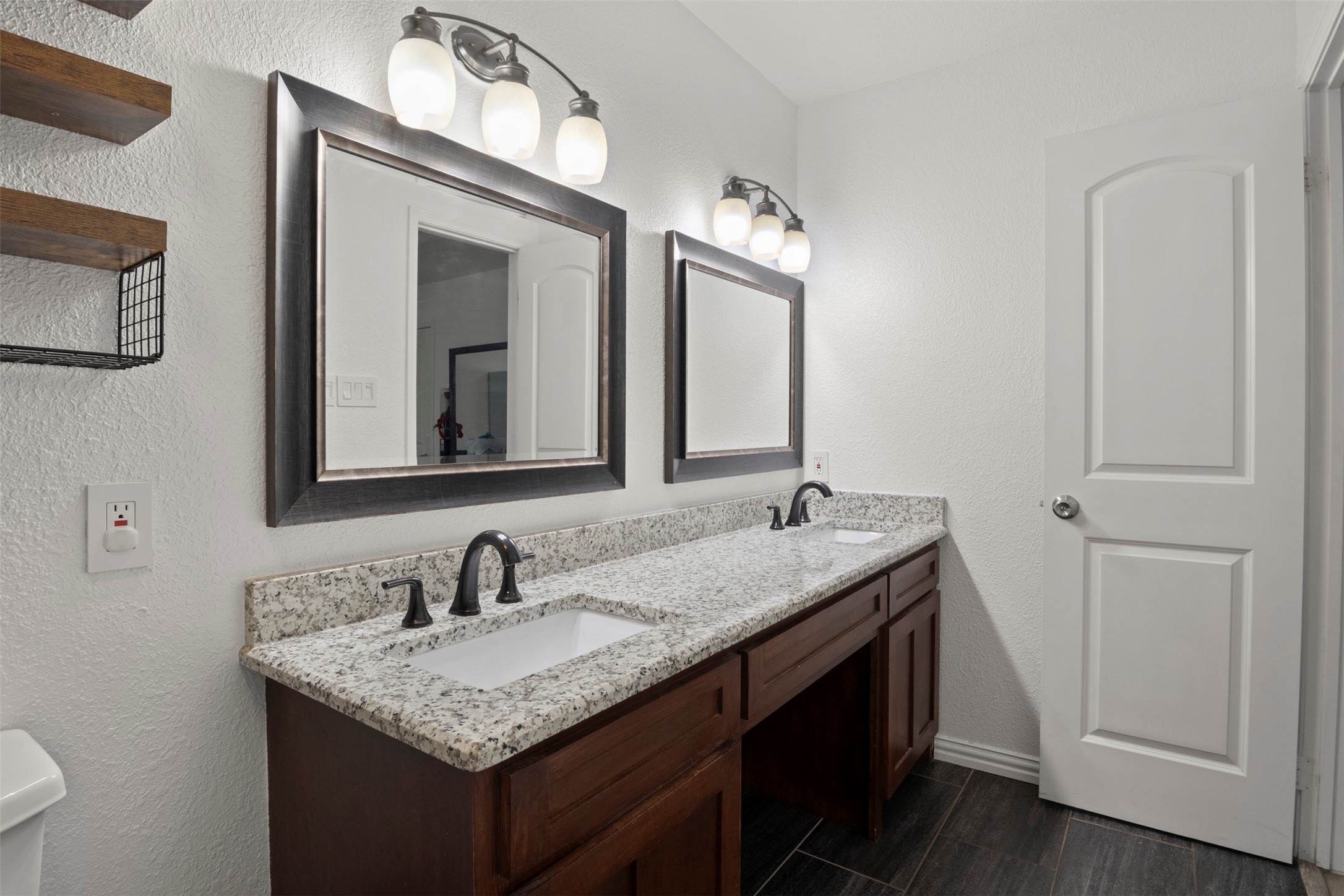1032 Twin Falls Drive Desoto TX 75115