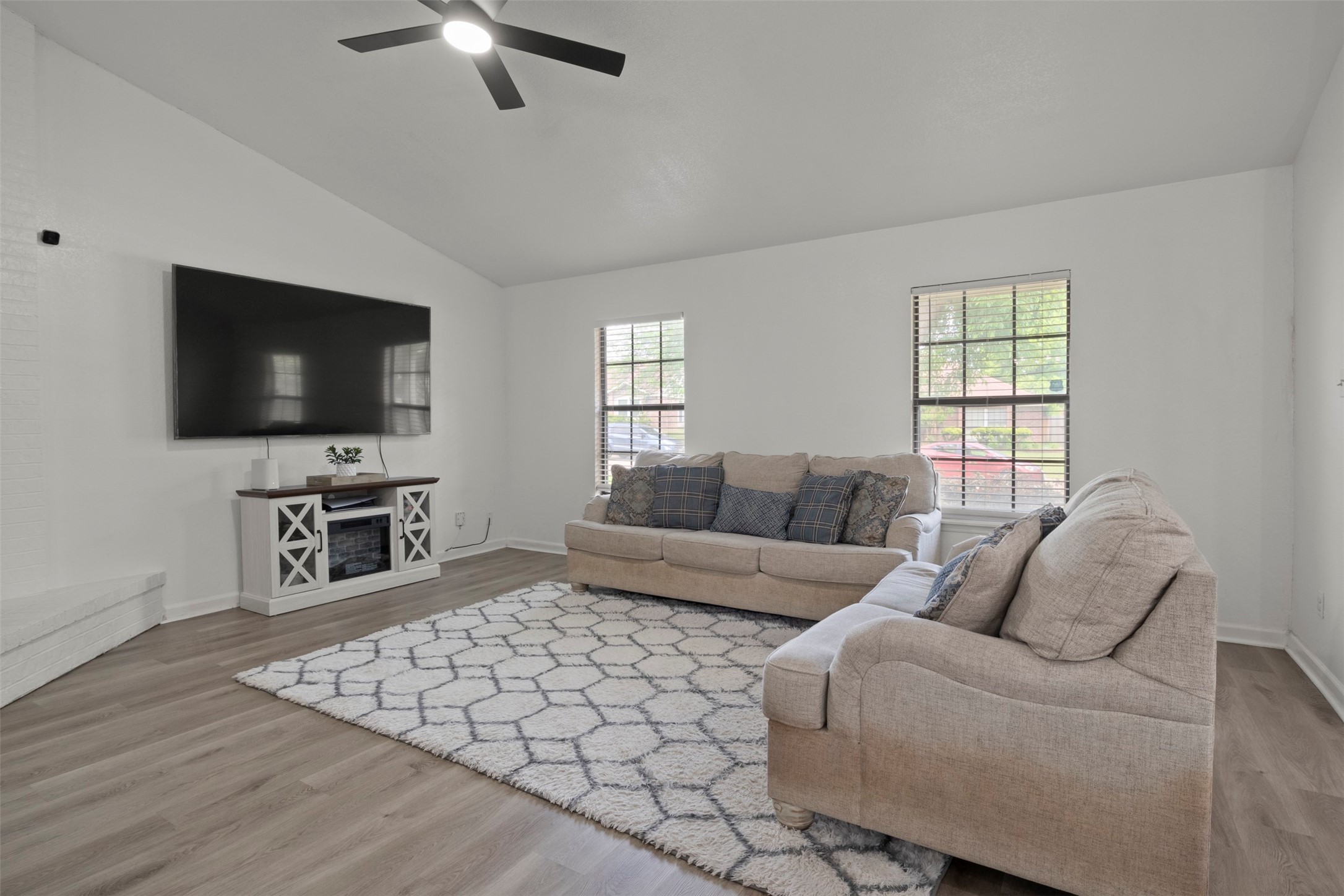 1032 Twin Falls Drive Desoto TX 75115