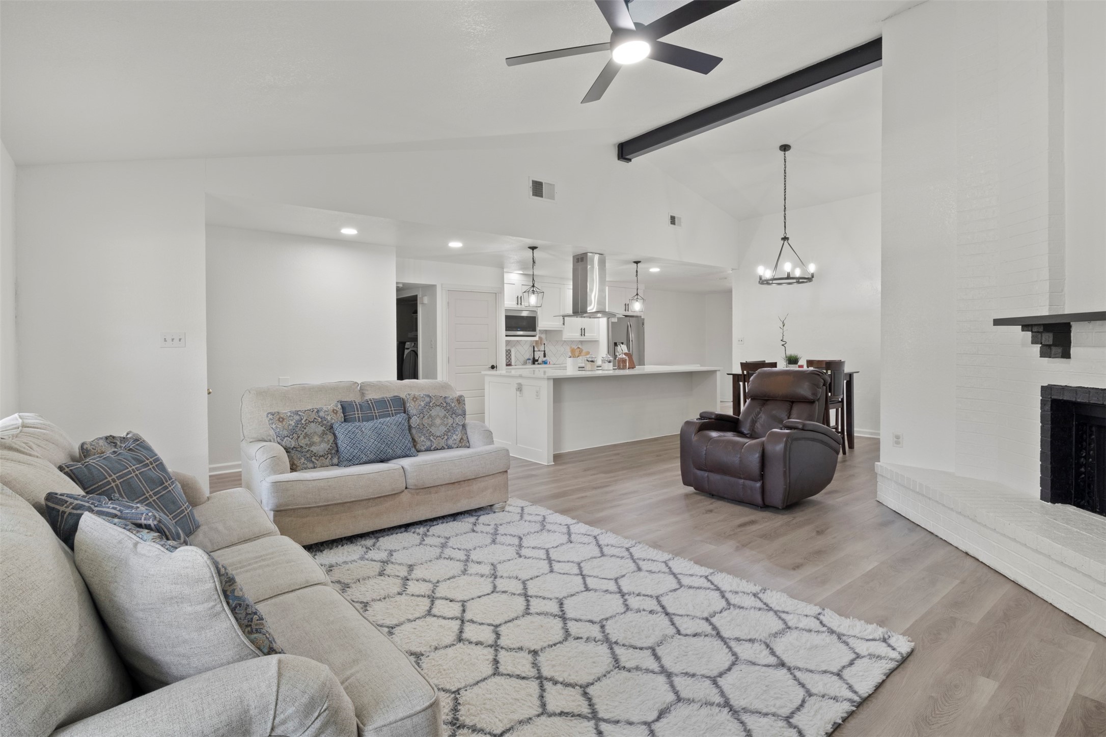 1032 Twin Falls Drive Desoto TX 75115