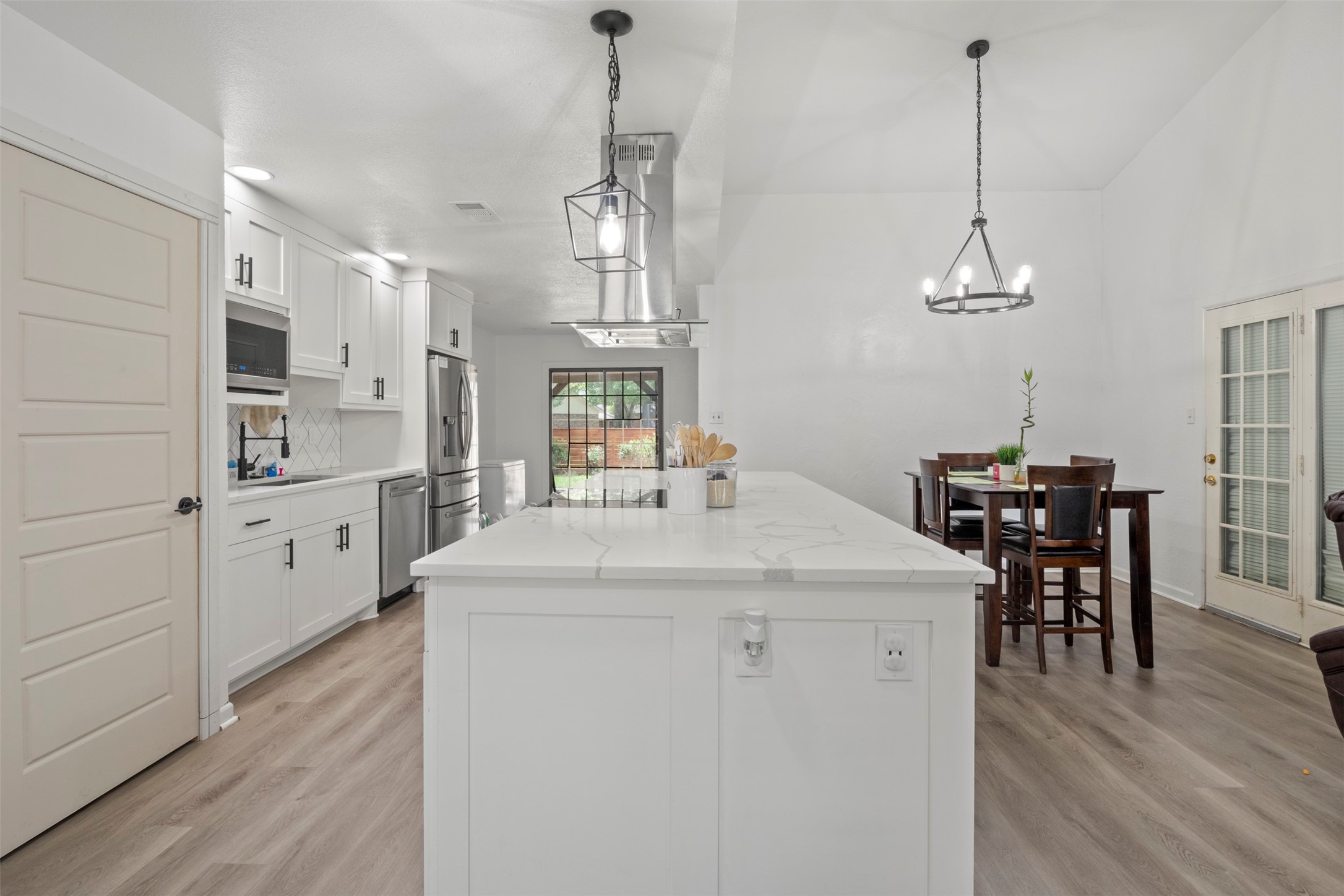 1032 Twin Falls Drive Desoto TX 75115