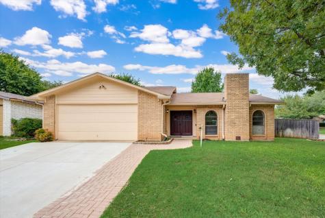 2600 Meadowview Drive Arlington TX 76016