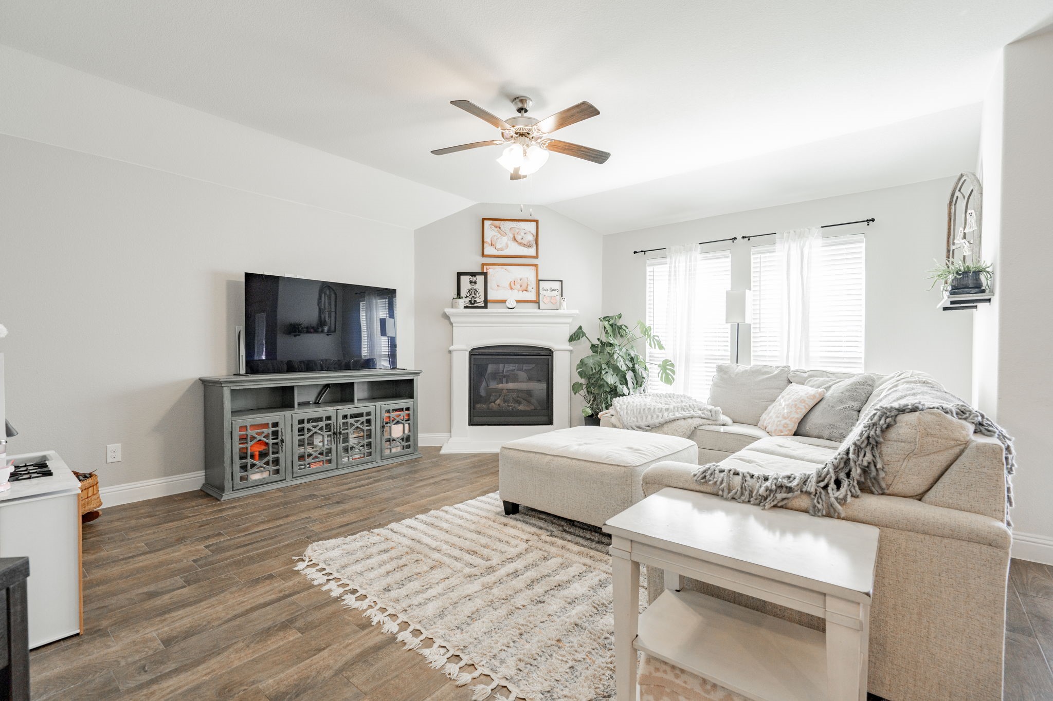 11012 Klondike Lane Aubrey TX 76227