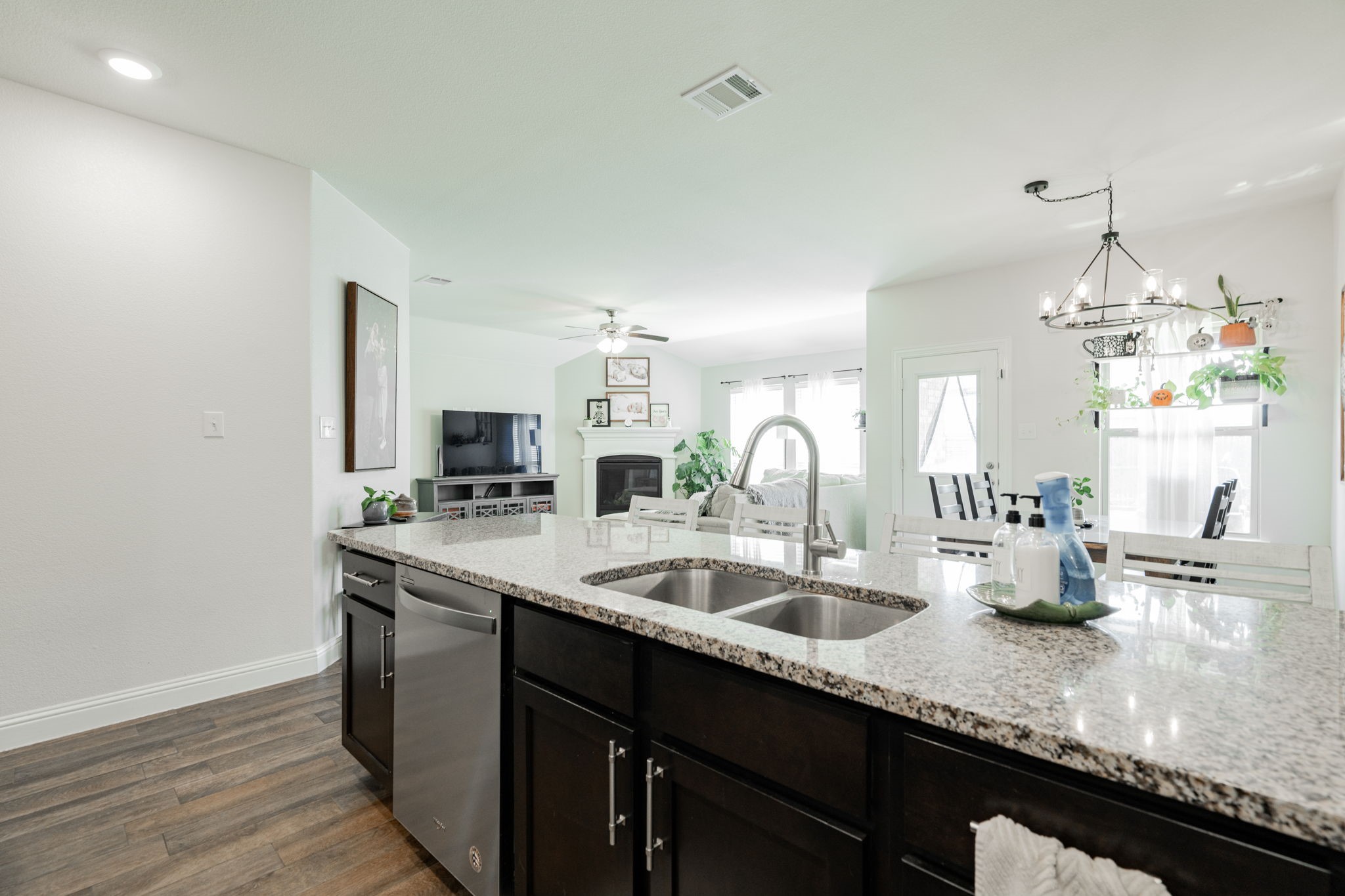 11012 Klondike Lane Aubrey TX 76227