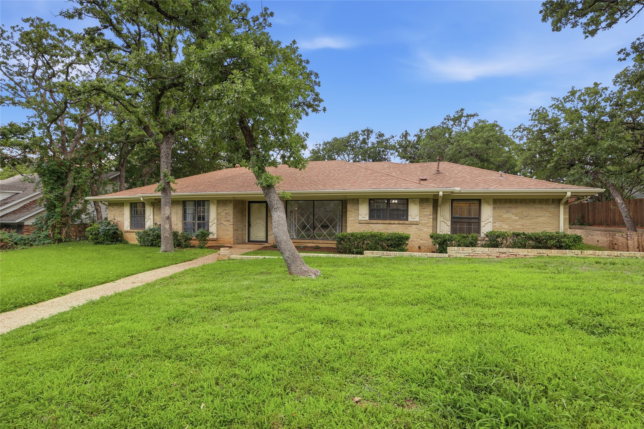 823 Ridgecrest Circle Denton TX 76205