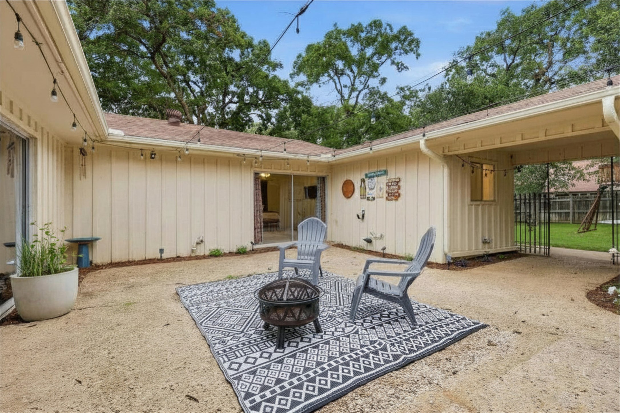 823 Ridgecrest Circle Denton TX 76205