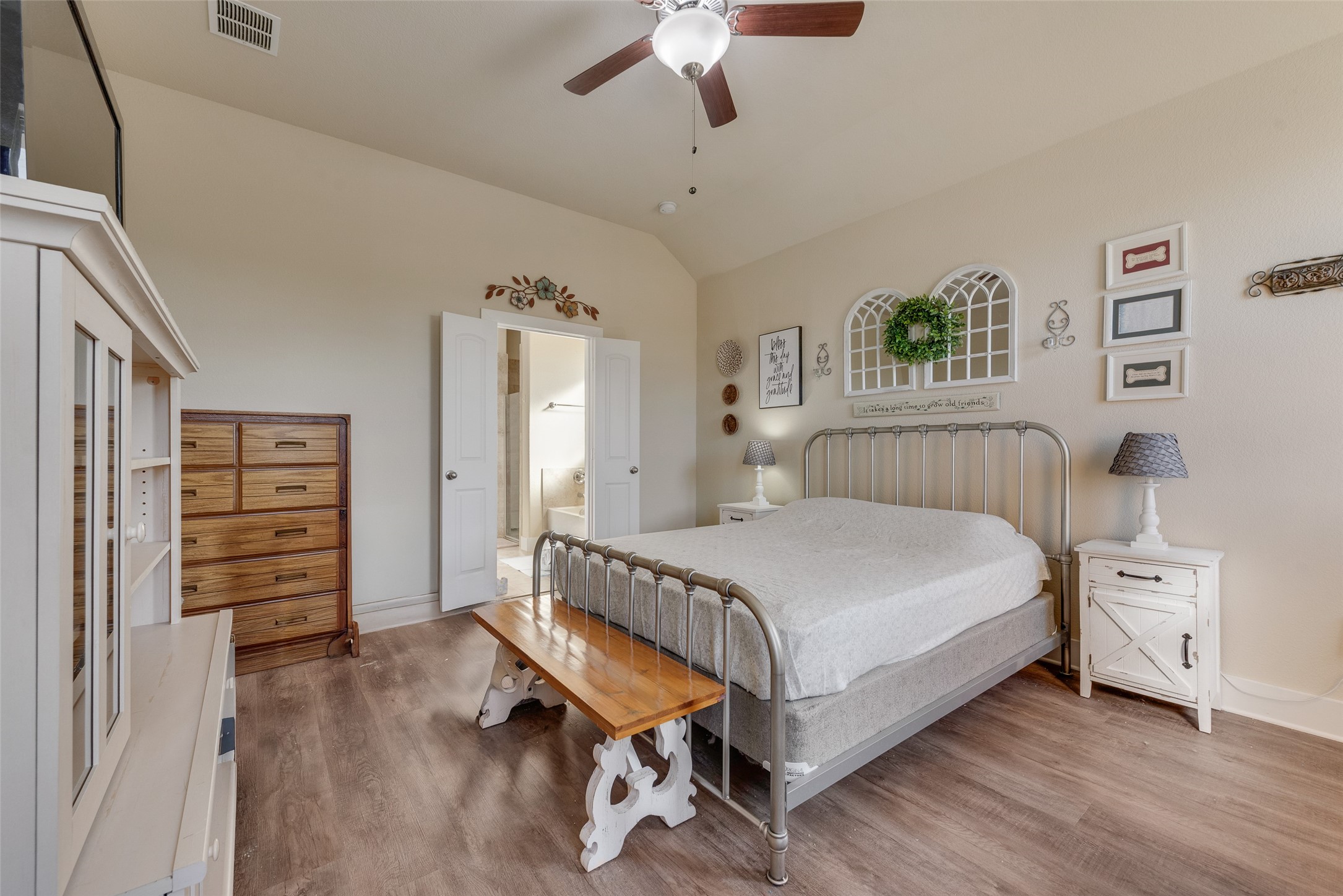 136 Creekside Drive Sanger TX 76266