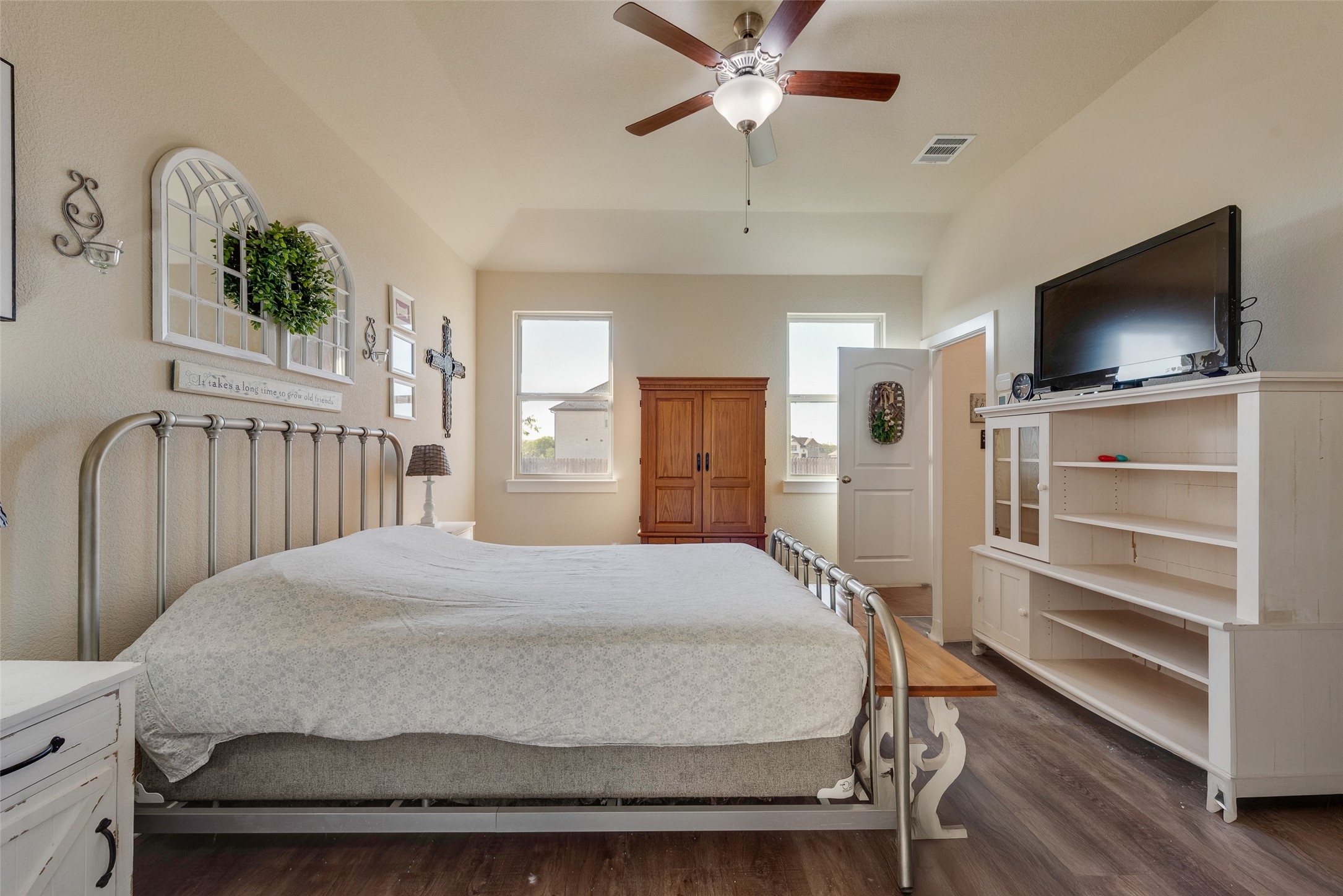 136 Creekside Drive Sanger TX 76266