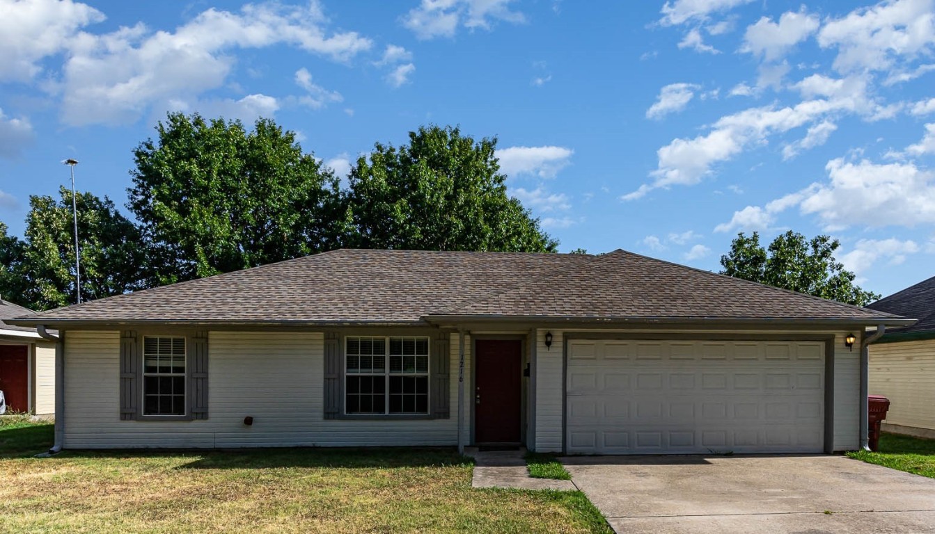 1216 S 6th Street Bonham TX 75418