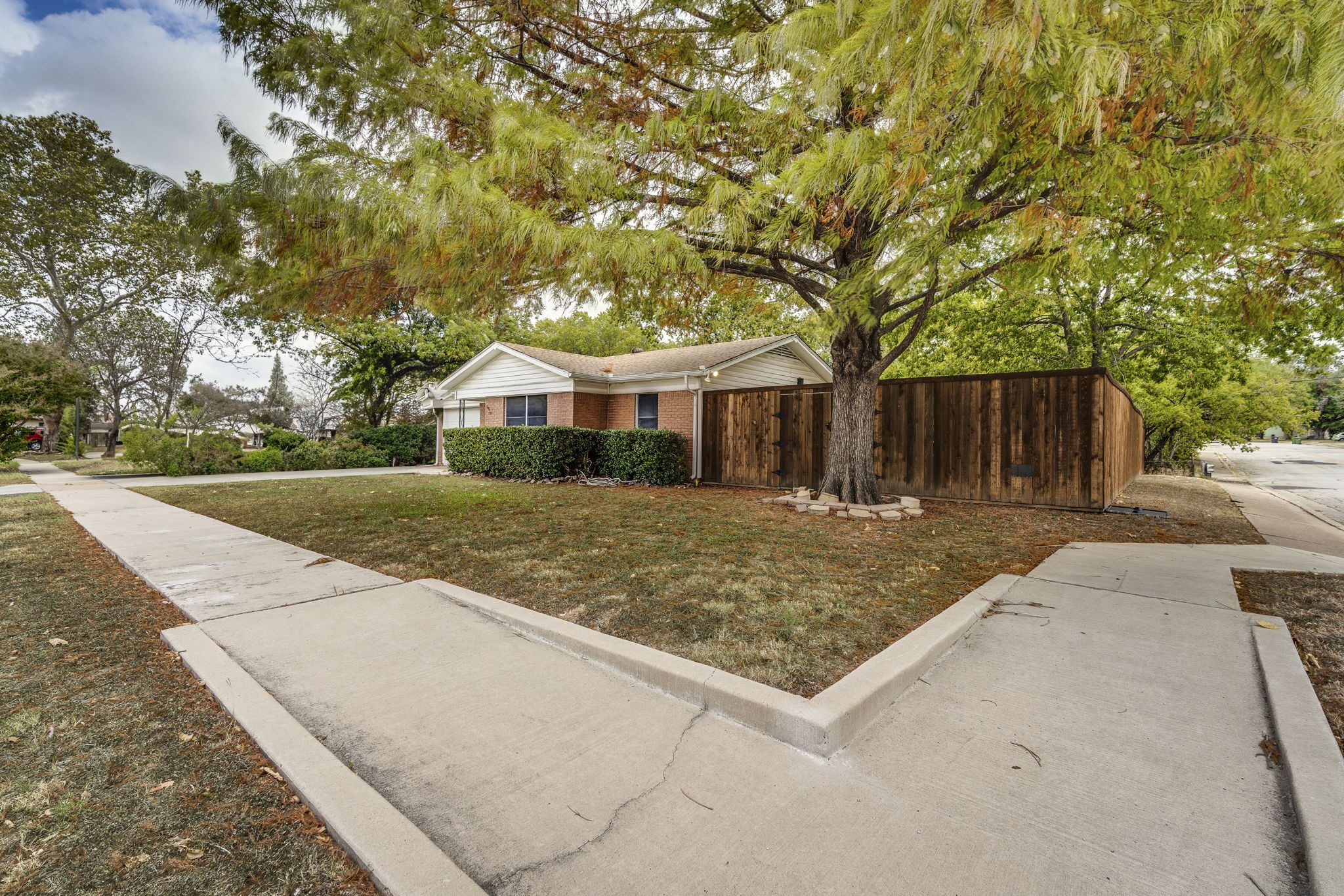 1919 Southridge Drive Arlington TX 76010