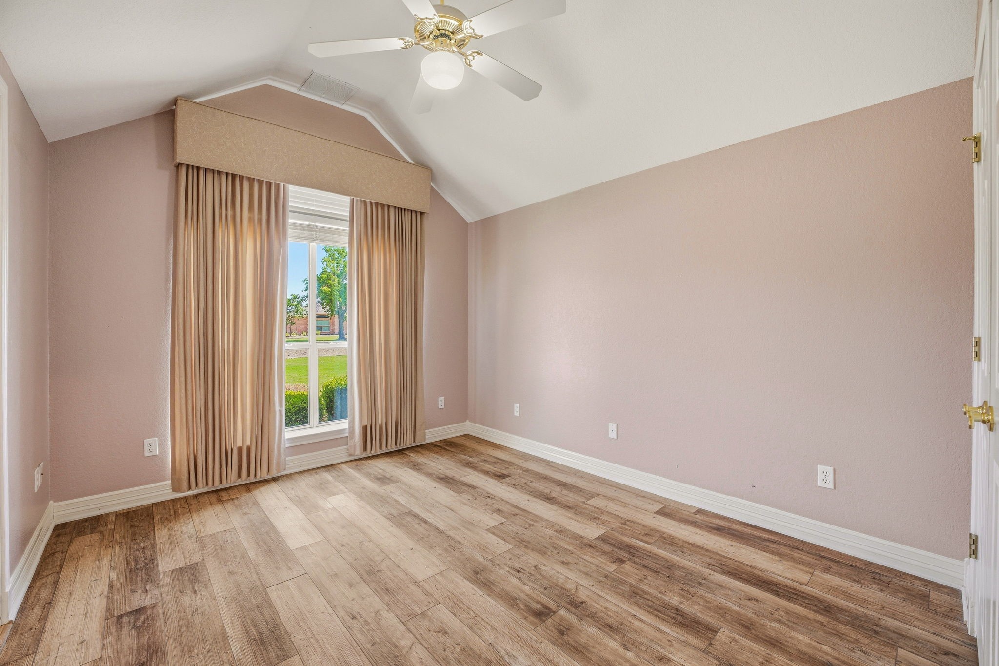 5900 Nutcracker Drive Granbury TX 76049