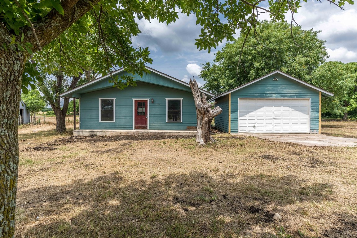 221 County Road 4713 Rhome TX 76078