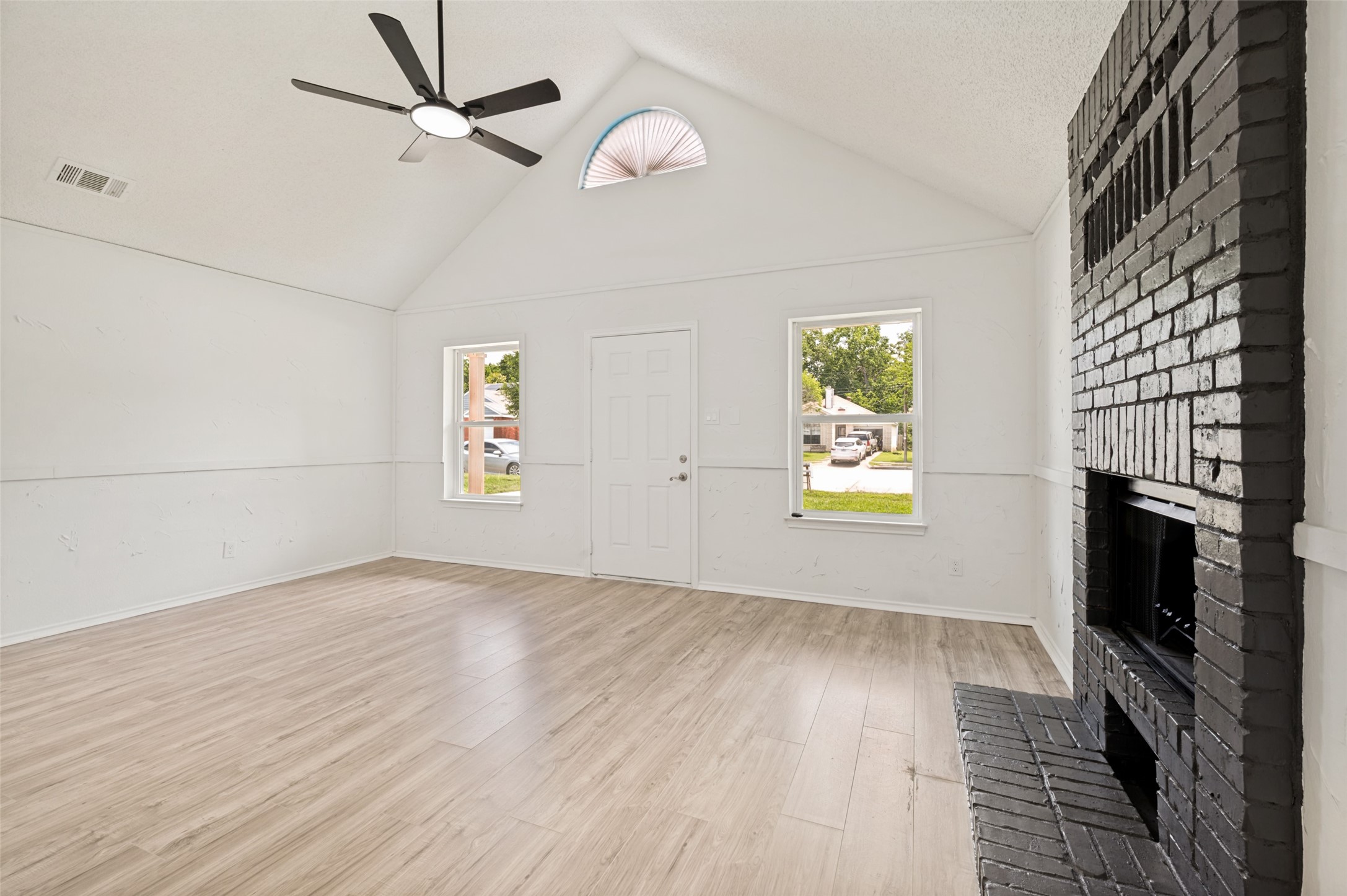 1221 Hilburn Court Irving TX 75060