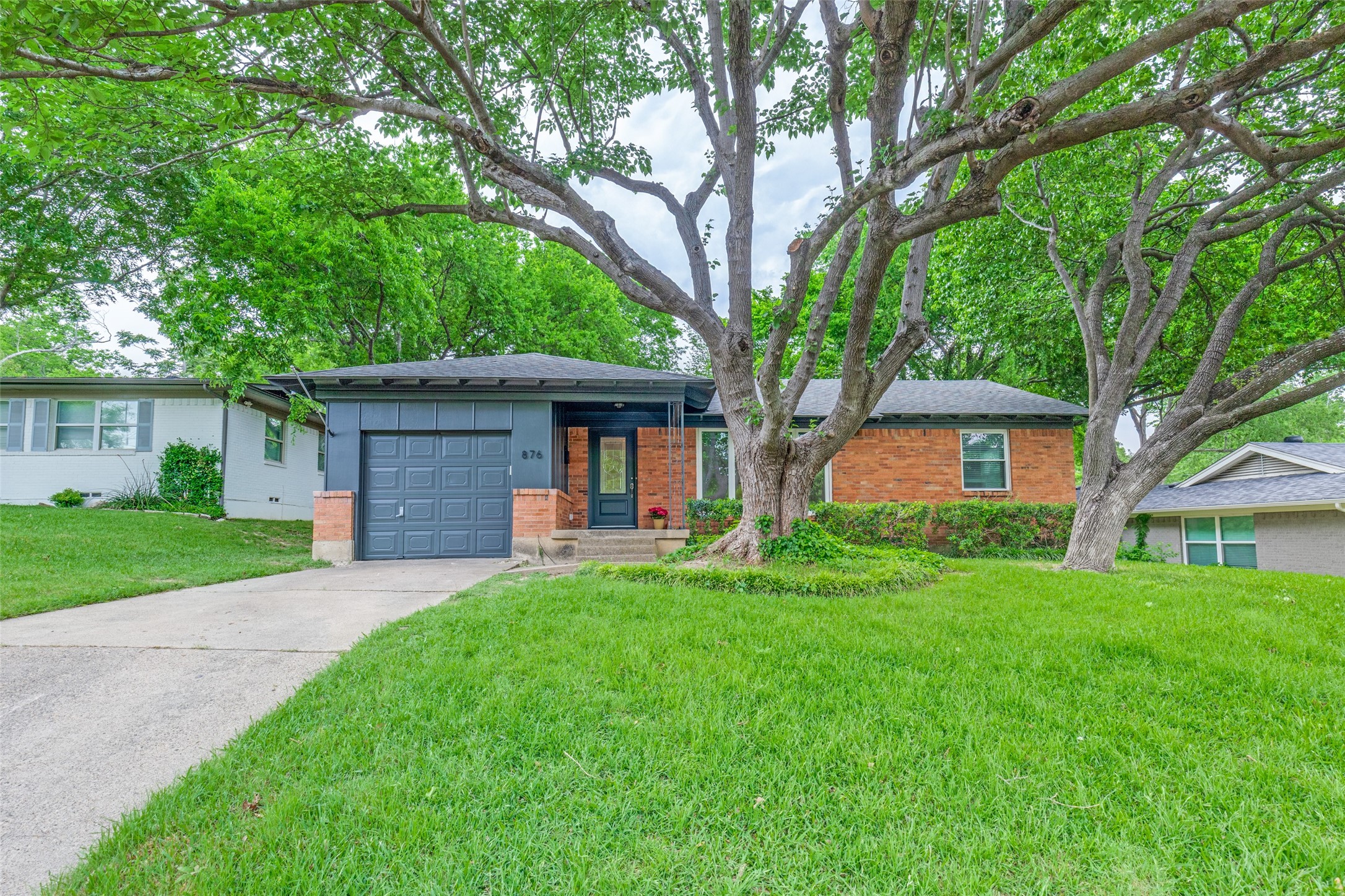 876 Lake Terrace Drive Dallas TX 75218