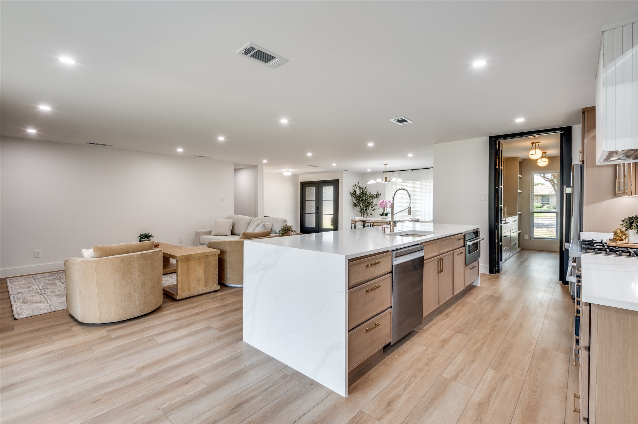3895 Antigua Circle Dallas TX 75244