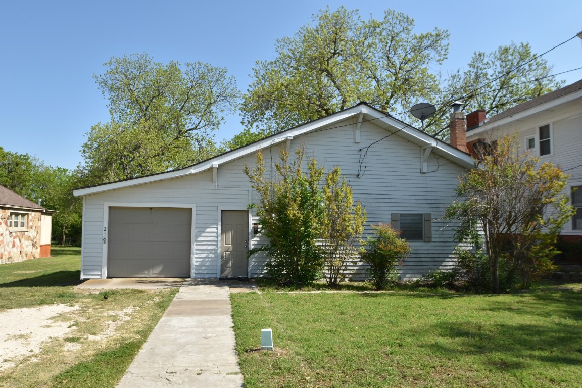218 E Long Street Stephenville TX 76401