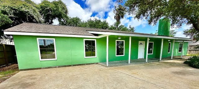 505 N 16th Street Port O Connor TX 77982