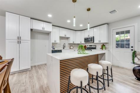 2010 Durham Street Irving TX 75062