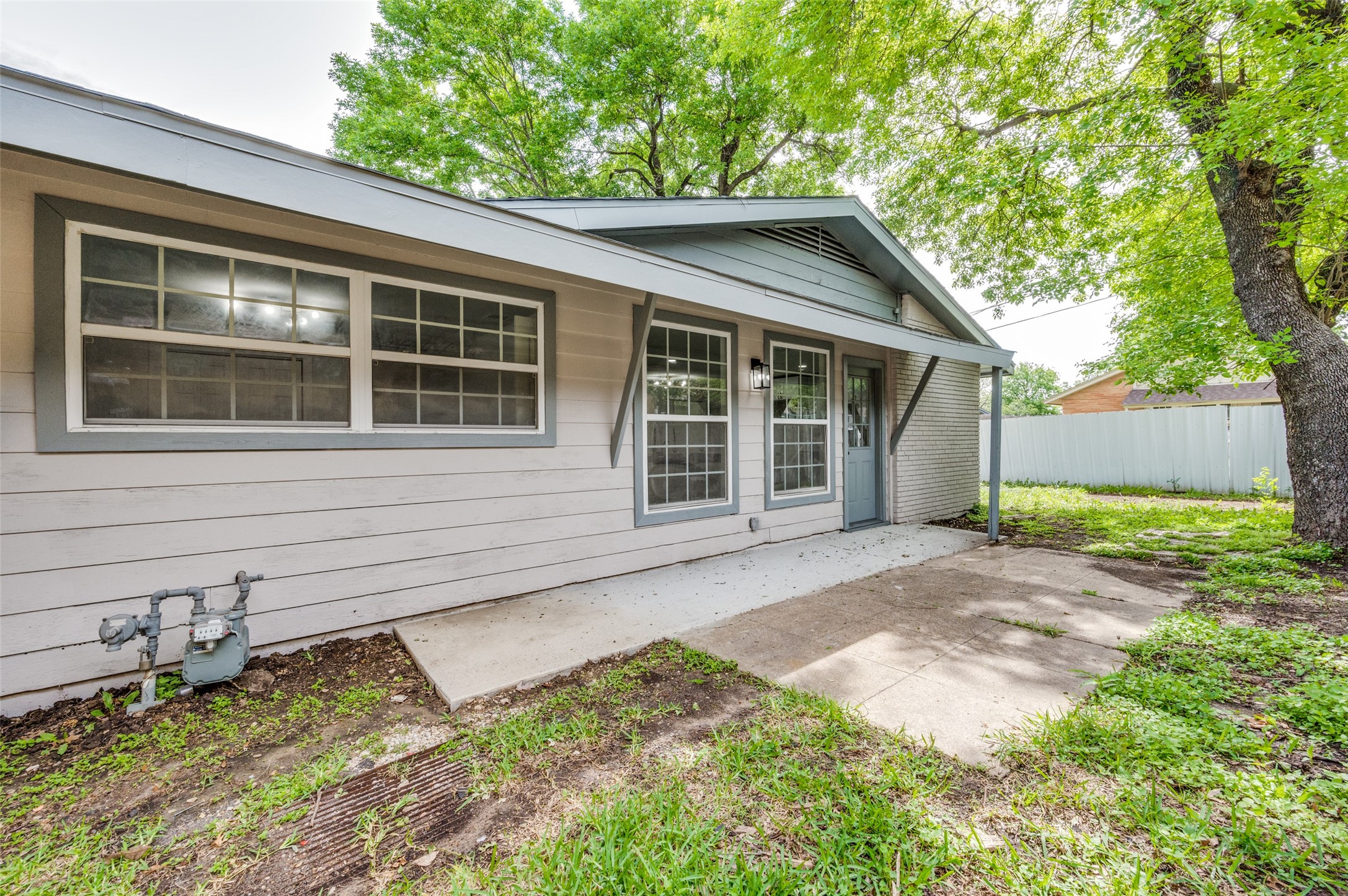 2010 Durham Street Irving TX 75062
