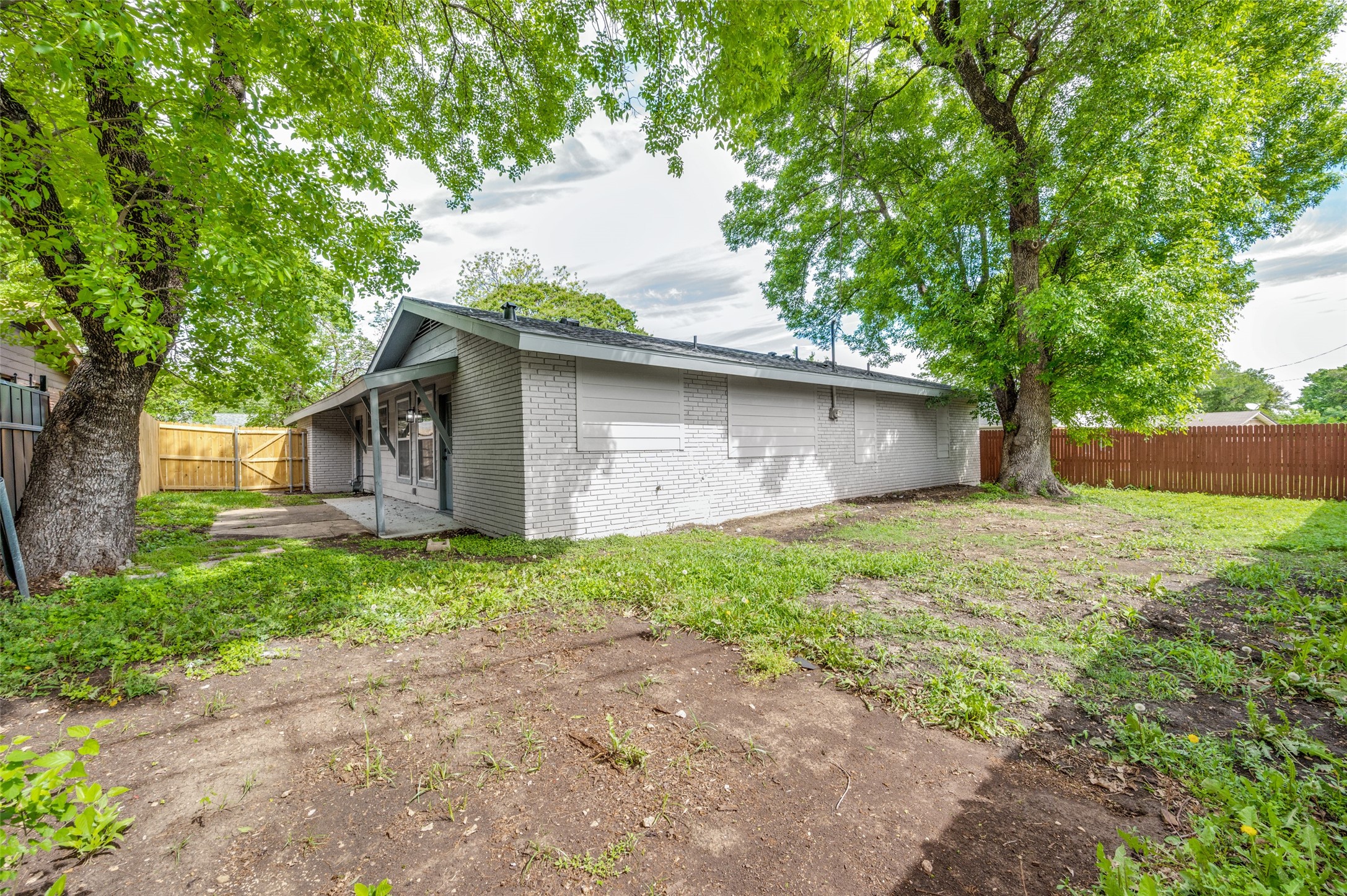 2010 Durham Street Irving TX 75062