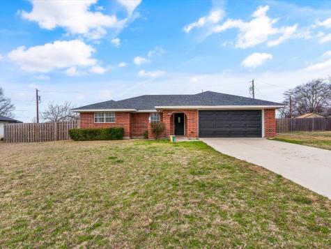 1302 S Louisiana Street Grandview TX 76050