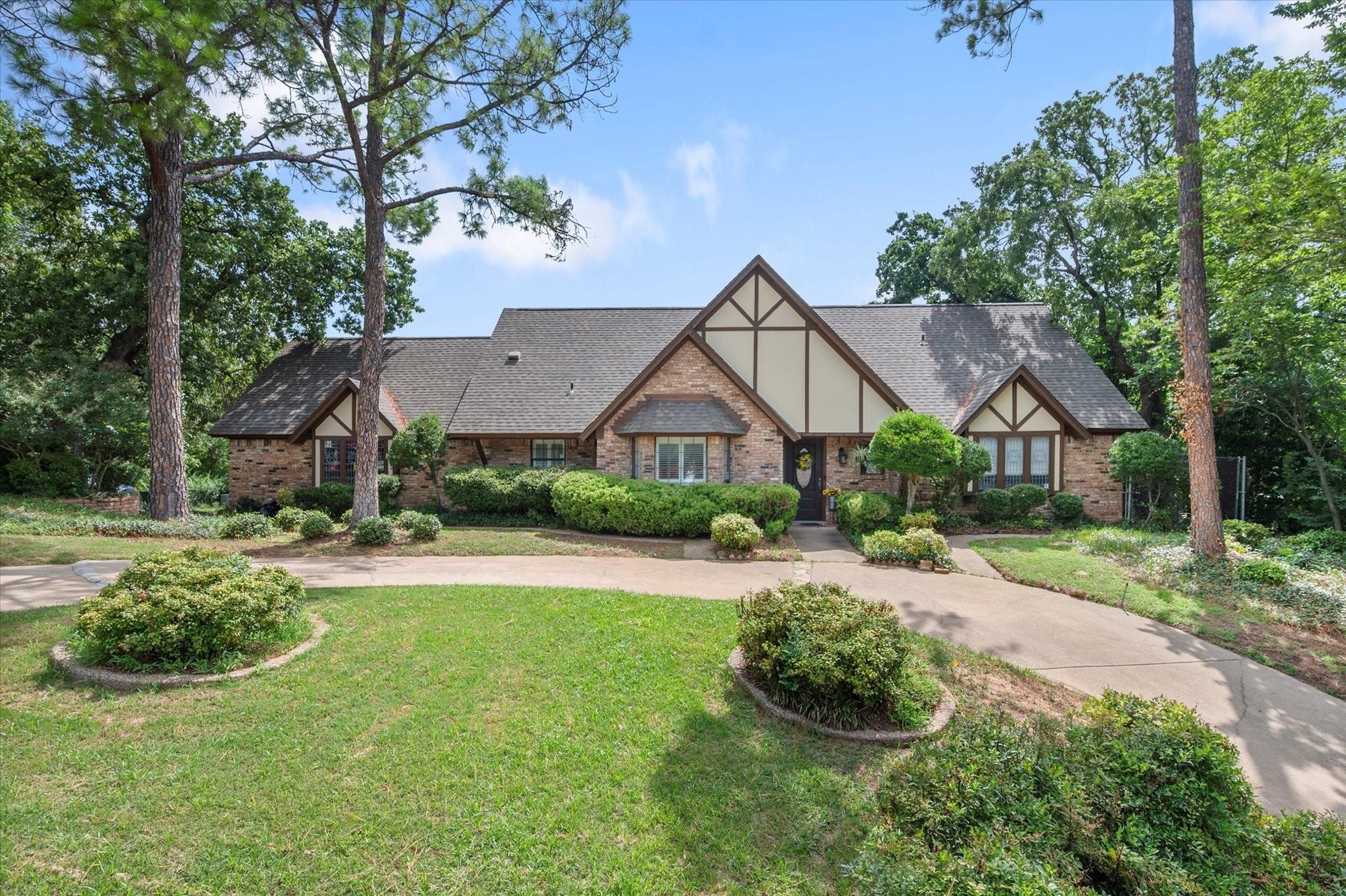 1005 Acorn Court Arlington TX 76012