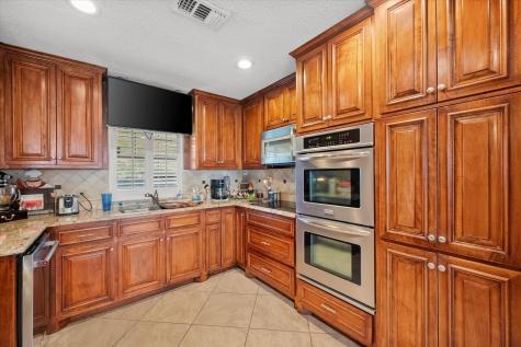 1005 Acorn Court Arlington TX 76012