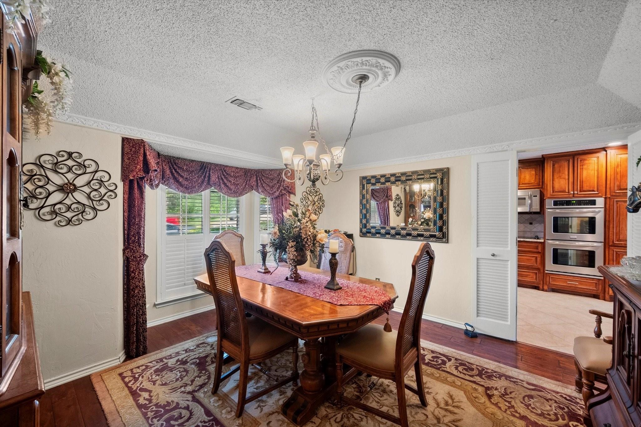 1005 Acorn Court Arlington TX 76012