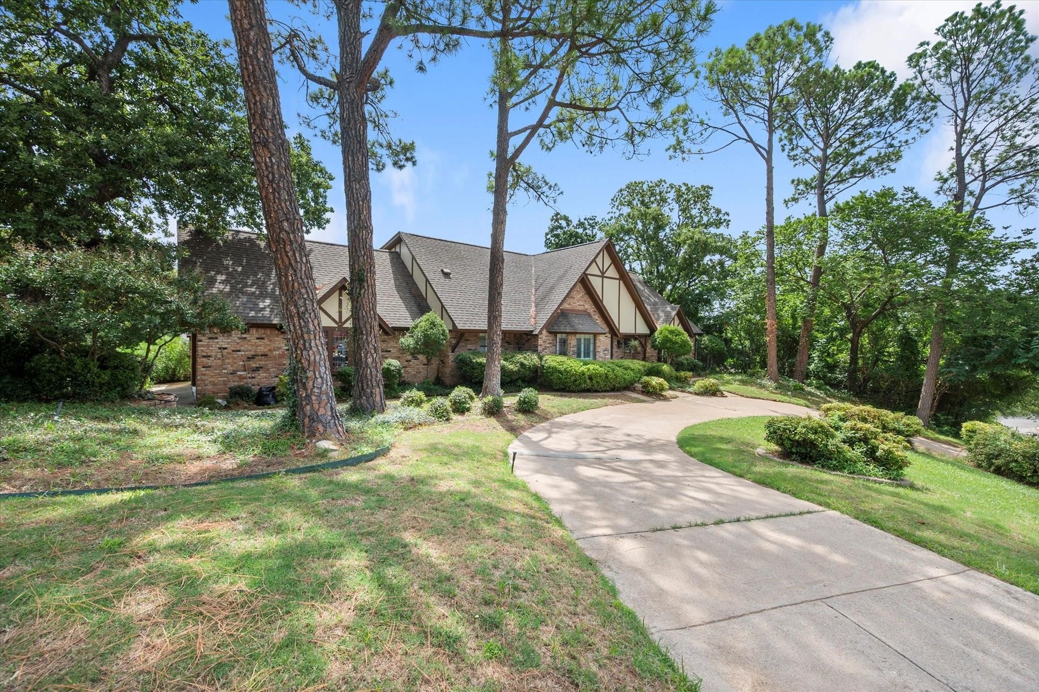 1005 Acorn Court Arlington TX 76012