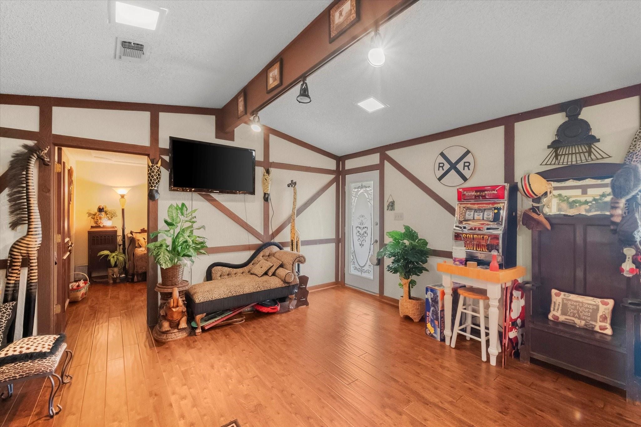 1005 Acorn Court Arlington TX 76012