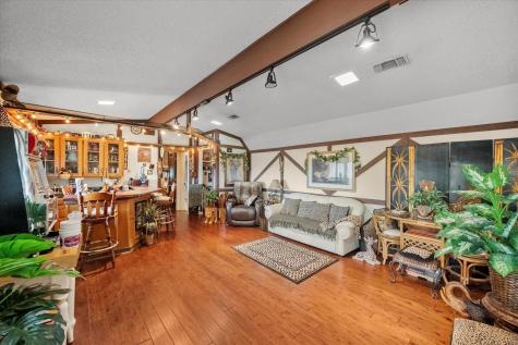1005 Acorn Court Arlington TX 76012