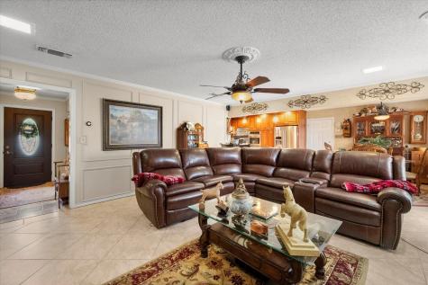 1005 Acorn Court Arlington TX 76012