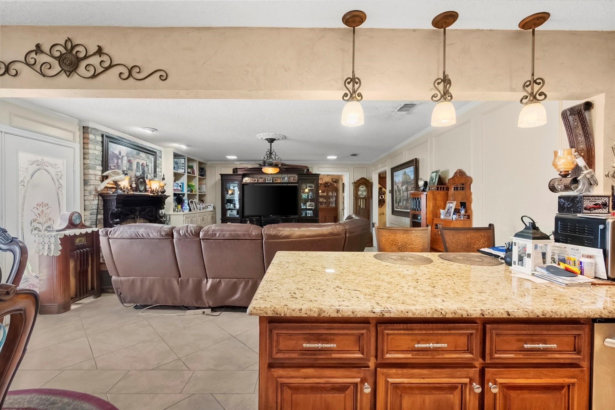 1005 Acorn Court Arlington TX 76012