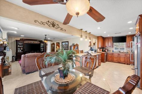 1005 Acorn Court Arlington TX 76012