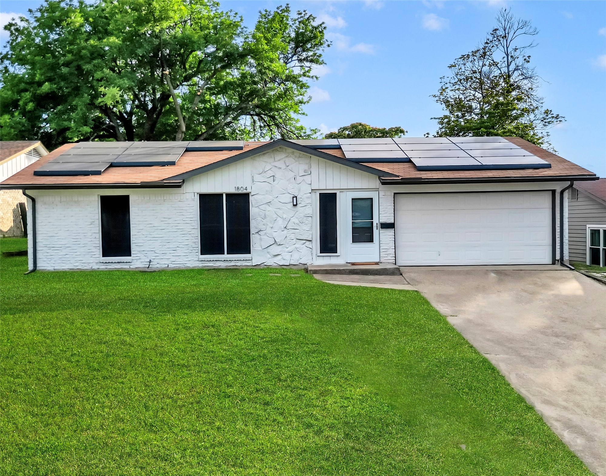1804 Fernwood Circle Carrollton TX 75006