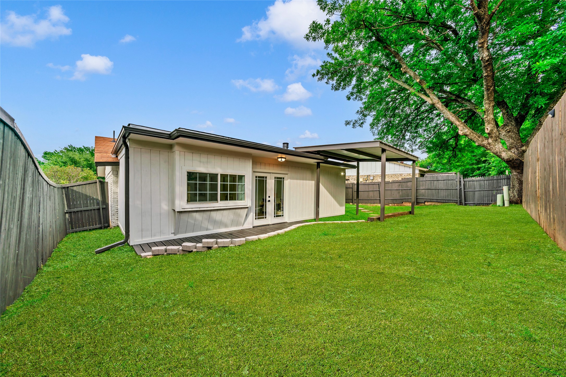 1804 Fernwood Circle Carrollton TX 75006