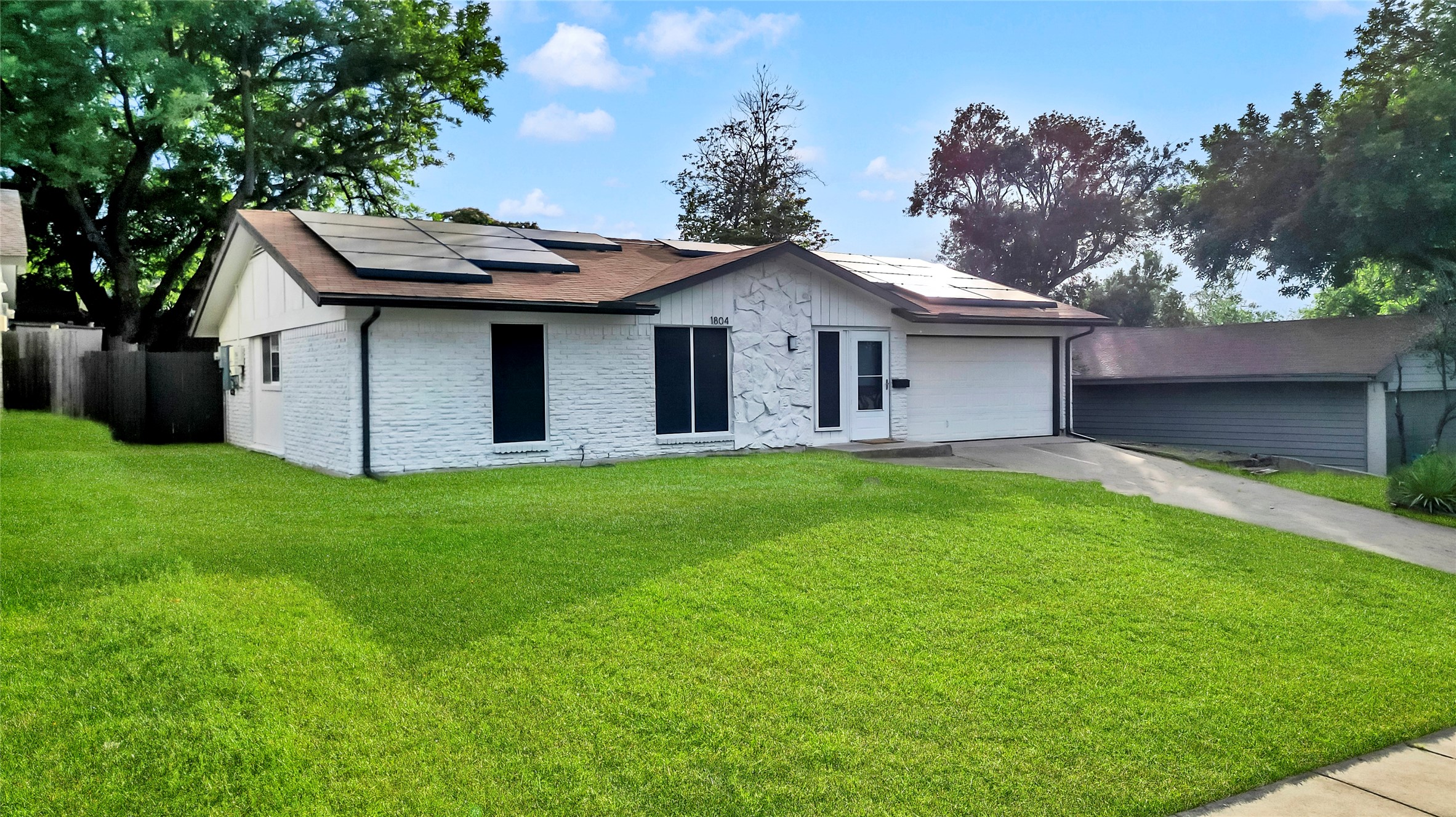 1804 Fernwood Circle Carrollton TX 75006