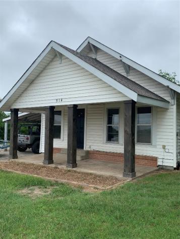 514 W Fannin Street Leonard TX 75452