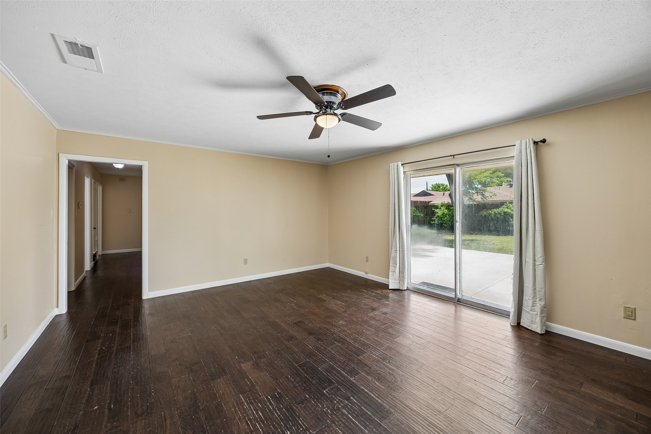 1918 Normandy Drive Irving TX 75060