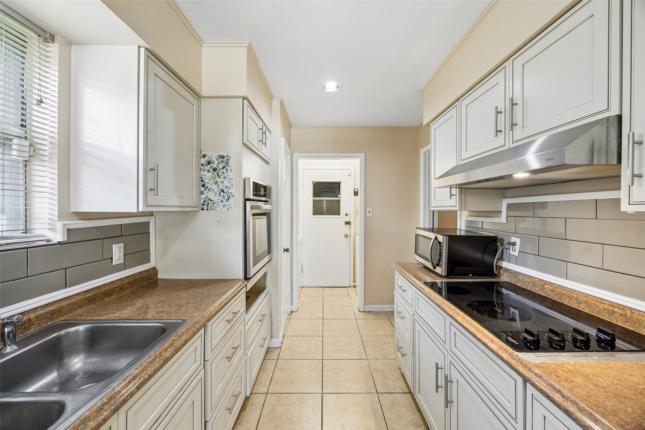 1918 Normandy Drive Irving TX 75060